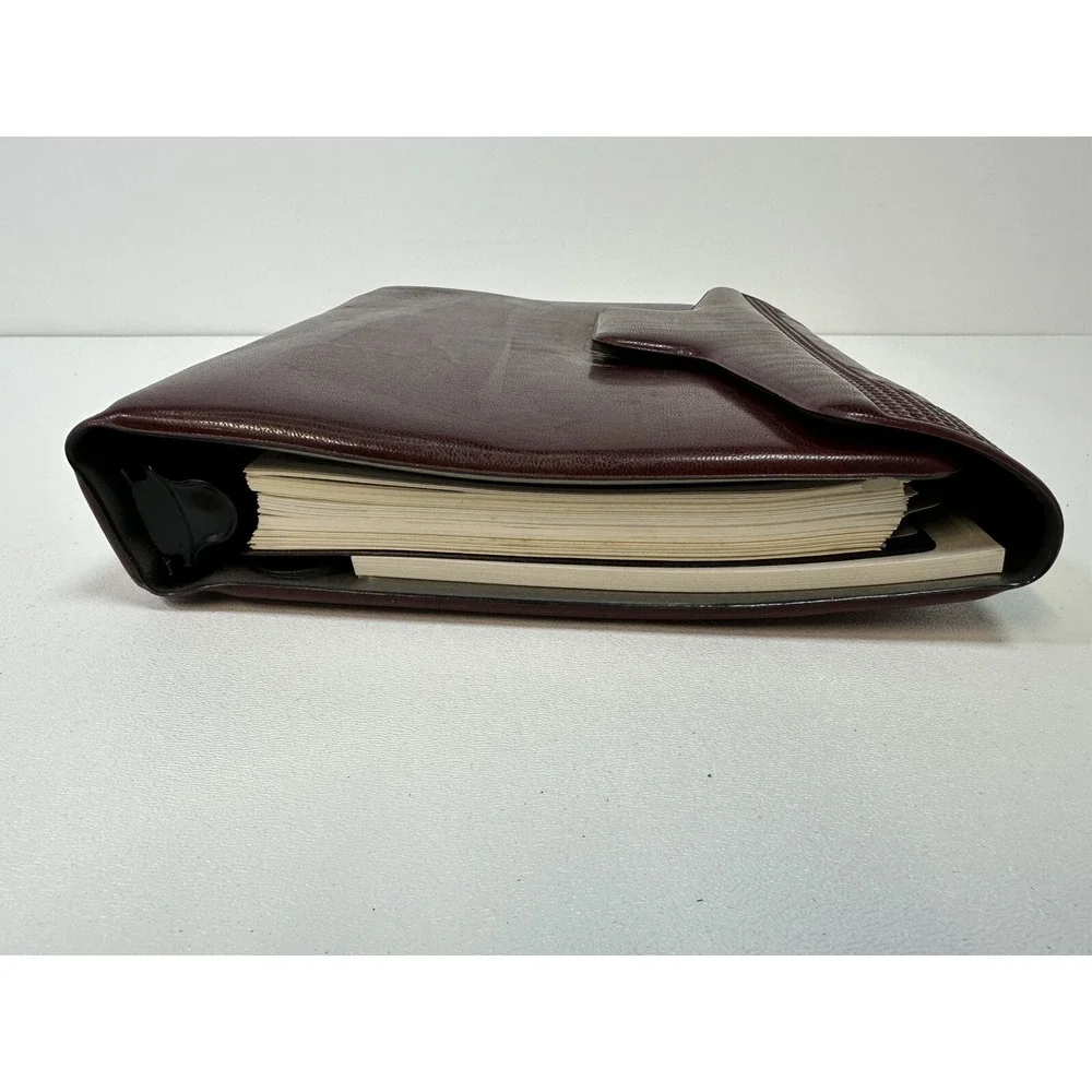 VTG Day Runner Classic 3 Ring Organizer Padded Maroon Faux Leather Dividers